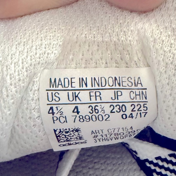 Adidas Superstar White and Black Sneakers - 4.5 - Picture 10 of 11